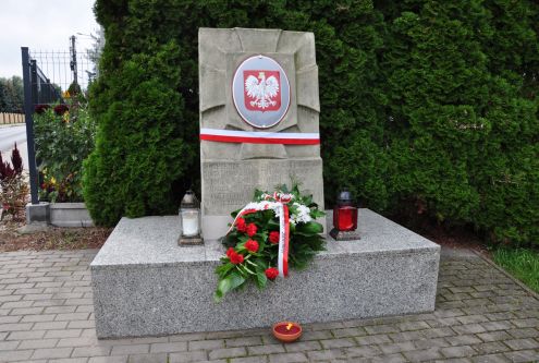 Oddawanie każdego roku hołdu żołnierzom 36 pułku piechoty Legii Akademickiej, którzy 12 września 19…