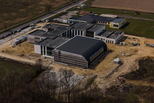 Dyrektor Szkoły Podstawowej w Parzniewie Anna Baecker przypomina o majowej rekrutacji uczniów do ...