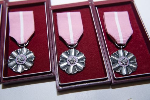 Dziewięć par małżeńskich z terenu gminy Brwinów otrzymało medale przyznane przez Prezydenta RP za...